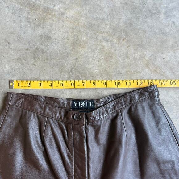 Vintage Brown Leather Pants Women’s Size 8 |  Straight Leg 90s Leather Trousers - Picture 5 of 7